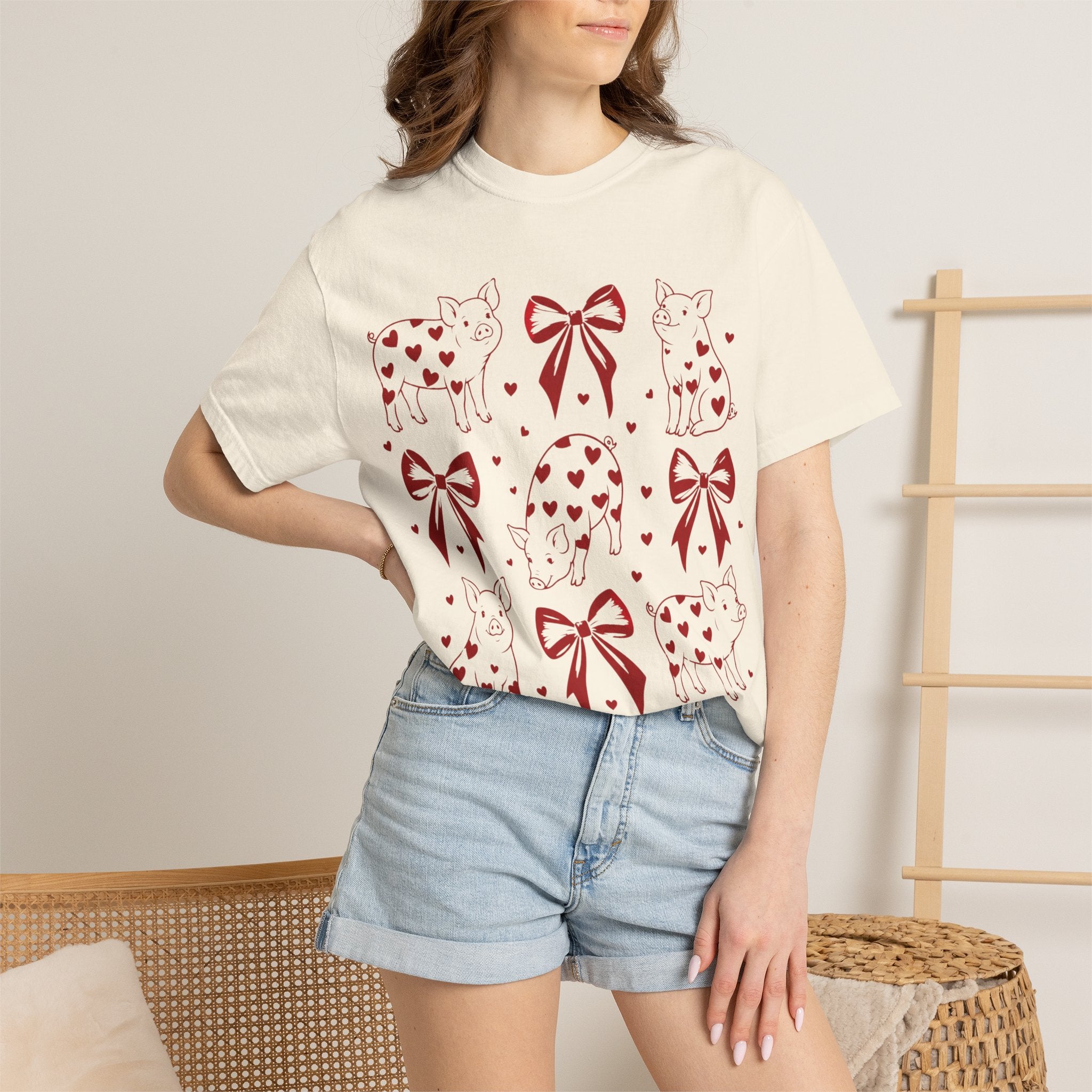 Valentine Piglet Pattern T-Shirt — Heart Bow Graphic Tee